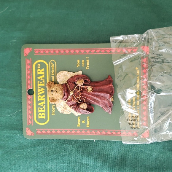 Boyds Bear Christmas Pin - Picture 2 of 9